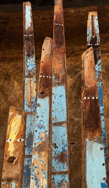 installation migrants sculptures