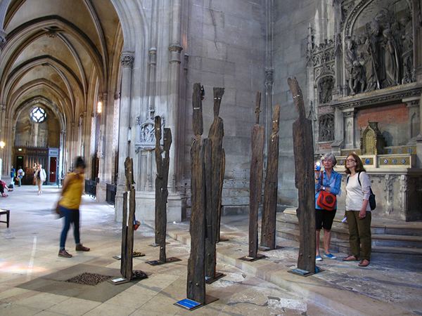 exposition église st Bernard sur le thème des migrants